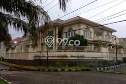 Dijual Hunian Mewah dengan Fasilitas Sekitar Komplit di Dukuh Pakis, Surabaya Dijual Hunian Mewah dengan Fasilitas Sekitar Komplit di Dukuh Pakis, Surabaya