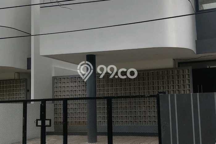 PENAWARAN TERBAIK! Rumah Strategis di Gayungan, Luas 96m2m² Bangunan 90m2m² PENAWARAN TERBAIK! Rumah Strategis di Gayungan, Luas 96m2m² Bangunan 90m2m²