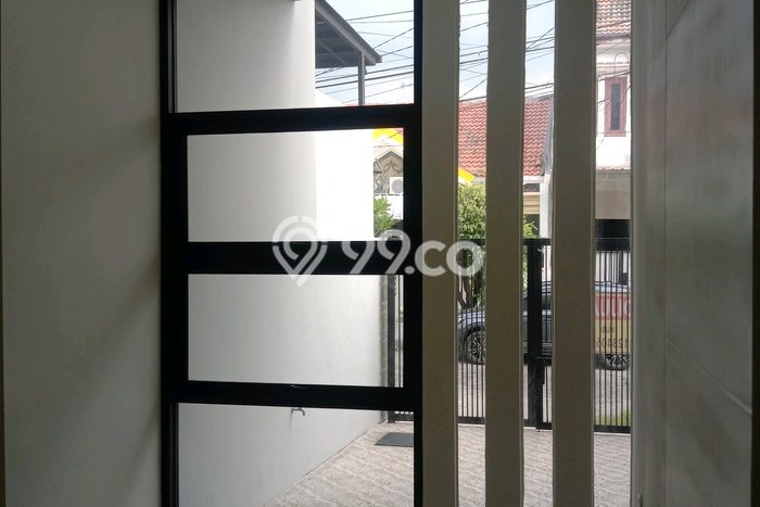 Dijual Hunian Rumah Terawat 4 KT di Manyar, Surabaya Dijual Hunian Rumah Terawat 4 KT di Manyar, Surabaya