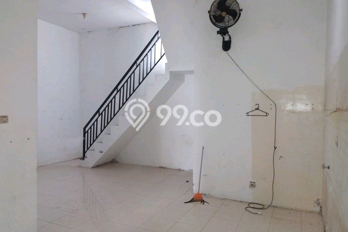 Rumah Nyaman dengan Luas Tanah 119m2m² dan Luas Bangunan 122m2m² di Area Rungkut, Surabaya Rumah Nyaman dengan Luas Tanah 119m2m² dan Luas Bangunan 122m2m² di Area Rungkut, Surabaya