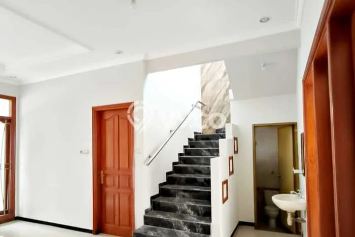 Disewakan! Rumah 4 Kamar Tidur &
3 Kamar Mandi di Dukuh Kupang, Surabaya Disewakan! Rumah 4 Kamar Tidur &
3 Kamar Mandi di Dukuh Kupang, Surabaya