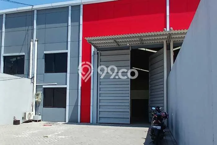 Gudang Disewakan di Gresik, Luas 300m2m², Area Bisnis, Akses Utama Gudang Disewakan di Gresik, Luas 300m2m², Area Bisnis, Akses Utama