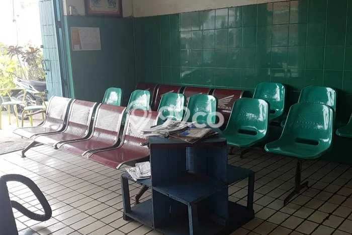 Disewakan Ruko komersial di Lakarsantri luas bangunan 190m2 Disewakan Ruko komersial di Lakarsantri luas bangunan 190m2