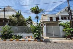 PROMO TERBATAS! Rumah Premium area Sukomanunggal, Surabaya, Luas 275m2m² Bangunan 200m2m² PROMO TERBATAS! Rumah Premium area Sukomanunggal, Surabaya, Luas 275m2m² Bangunan 200m2m²