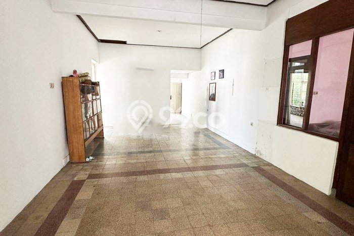 Komersial Dijual di Surabaya LT 832m2 & LB 260m2 Lokasi Terbaik! Komersial Dijual di Surabaya LT 832m2 & LB 260m2 Lokasi Terbaik!