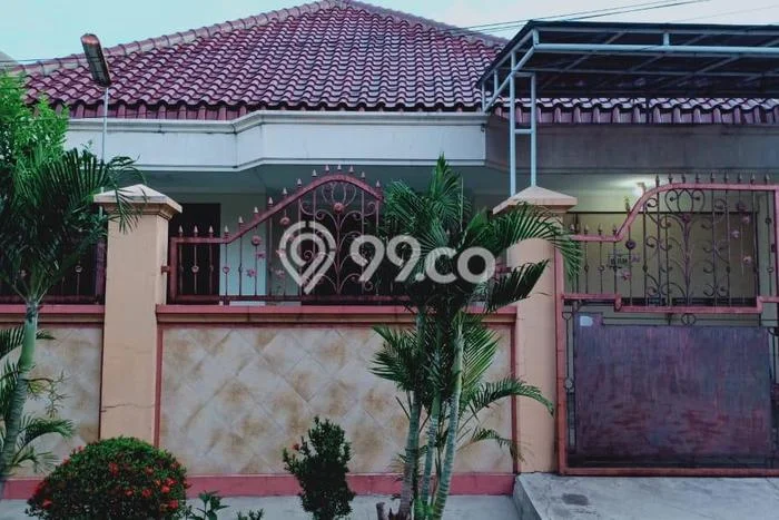 Disewakan! Rumah 5 Kamar Tidur &
3 Kamar Mandi di Ngagel, Surabaya Disewakan! Rumah 5 Kamar Tidur &
3 Kamar Mandi di Ngagel, Surabaya