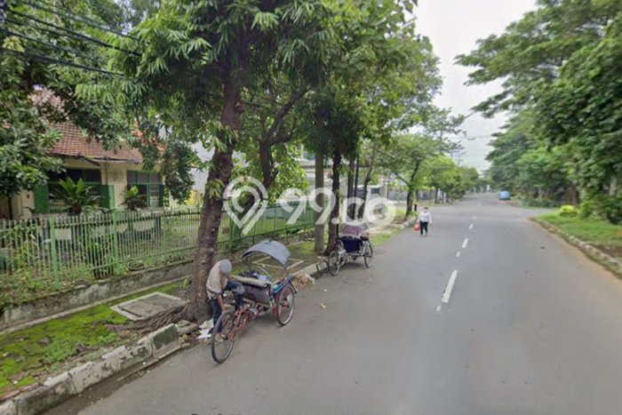 Siap Huni Rumah Mewah 5 Kamar di Genteng Dekat ke Mana Saja Siap Huni Rumah Mewah 5 Kamar di Genteng Dekat ke Mana Saja