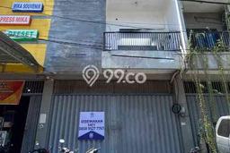 Ruko For Rent di Dukuh Kupang, Luas 247m2m², Lokasi Komersial Ruko For Rent di Dukuh Kupang, Luas 247m2m², Lokasi Komersial