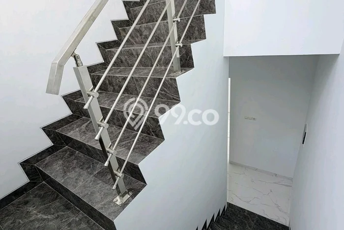 Hunian Cantik Minimalis Lb 170m2 di Sambikerep, Surabaya Hunian Cantik Minimalis Lb 170m2 di Sambikerep, Surabaya