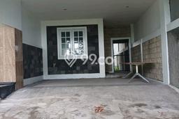 Disewakan! Rumah 3 Kamar Tidur &
2 Kamar Mandi di Citraland, Surabaya Disewakan! Rumah 3 Kamar Tidur &
2 Kamar Mandi di Citraland, Surabaya