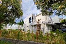 HARGA SPESIAL! Rumah Modern di Surabaya Kota, Surabaya, Luas 549m2m² Bangunan 327m2m² BISA KPR! HARGA SPESIAL! Rumah Modern di Surabaya Kota, Surabaya, Luas 549m2m² Bangunan 327m2m² BISA KPR!
