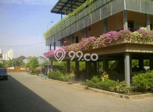 Cocok Untuk Investasi! Dijual Kost di Surabaya Kota 24 Kamar Cocok Untuk Investasi! Dijual Kost di Surabaya Kota 24 Kamar