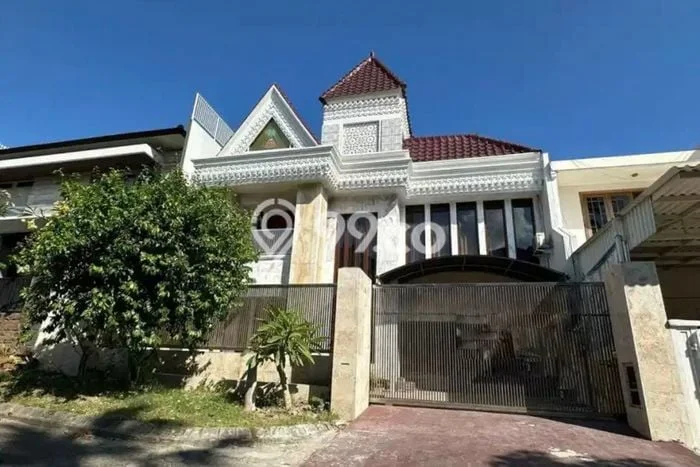Dijual Rumah Mewah Megah Dengan View Cantik di Surabaya Kota, Surabaya Dijual Rumah Mewah Megah Dengan View Cantik di Surabaya Kota, Surabaya