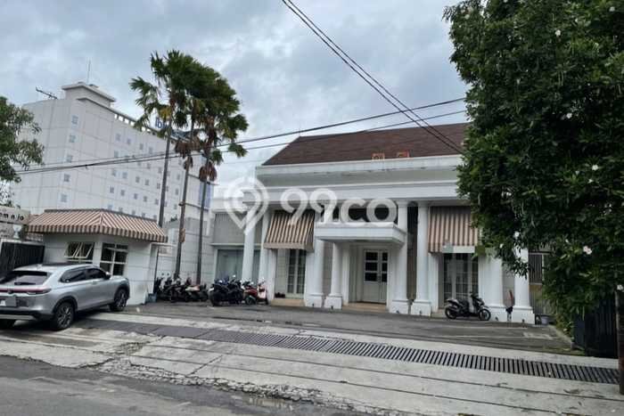 Komersial Bagus Dijual LB 500m2 Lokasi Strategis Surabaya Area Cocok untuk Bisnis Komersial Bagus Dijual LB 500m2 Lokasi Strategis Surabaya Area Cocok untuk Bisnis