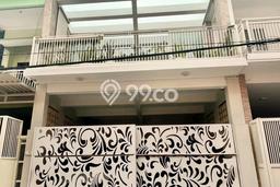Jual Rumah Favorit Siap Huni LB 150m2 di Mulyorejo, Surabaya Jual Rumah Favorit Siap Huni LB 150m2 di Mulyorejo, Surabaya