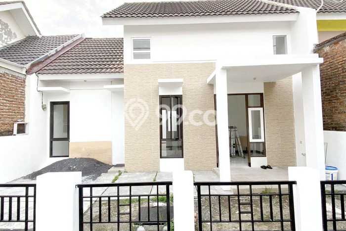 Dijual Cepat Rumah Favorit Siap Huni LB 90m2 di Buduran, Sidoarjo Dijual Cepat Rumah Favorit Siap Huni LB 90m2 di Buduran, Sidoarjo