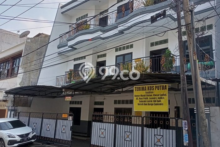 Best Deal Hunian Premium Ideal dan Luas di Wonocolo, Surabaya Best Deal Hunian Premium Ideal dan Luas di Wonocolo, Surabaya