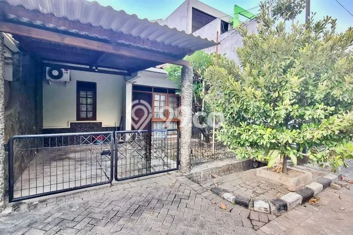 Dijual Cepat Rumah Bagus Siap Huni LB 81m2 di Wiyung, Surabaya Dijual Cepat Rumah Bagus Siap Huni LB 81m2 di Wiyung, Surabaya