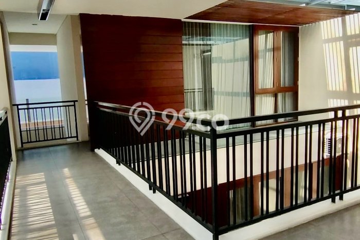 Disewakan! Rumah 4 Kamar Tidur &
3 Kamar Mandi di Citraland, Surabaya Disewakan! Rumah 4 Kamar Tidur &
3 Kamar Mandi di Citraland, Surabaya