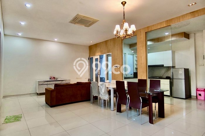 Rumah Kontrakan Surabaya LT 180m2 LB 240m2 Kawasan Pakuwon Indah Rumah Kontrakan Surabaya LT 180m2 LB 240m2 Kawasan Pakuwon Indah