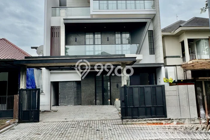 Hunian Mewah LB 405m2 Siap Pakai Desain Elegan di Citraland, Surabaya Hunian Mewah LB 405m2 Siap Pakai Desain Elegan di Citraland, Surabaya