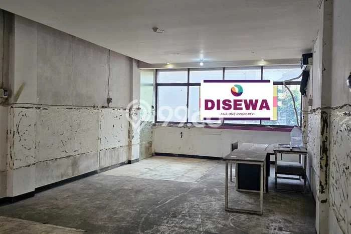 LOKASI STRATEGIS! Ruko For Rent di Fatmawati, Luas 360m2m², Area Berkembang LOKASI STRATEGIS! Ruko For Rent di Fatmawati, Luas 360m2m², Area Berkembang