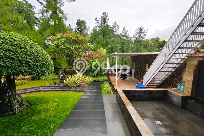 Rumah Elit Modern Tanpa Renovasi di Sentul City Bogor Rumah Elit Modern Tanpa Renovasi di Sentul City Bogor