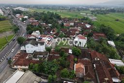 Tanah Kosong Dijual di Sleman dengan Area 256m2 Tanah Kosong Dijual di Sleman dengan Area 256m2