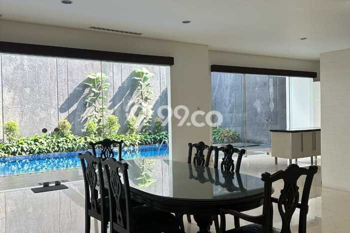 Rumah Elit Modern Tanpa Renovasi di Pondok Indah Jakarta Selatan Rumah Elit Modern Tanpa Renovasi di Pondok Indah Jakarta Selatan
