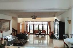 Siap Huni Hunian Elit 5 Kamar di Menteng Dekat ke Mana Saja Siap Huni Hunian Elit 5 Kamar di Menteng Dekat ke Mana Saja