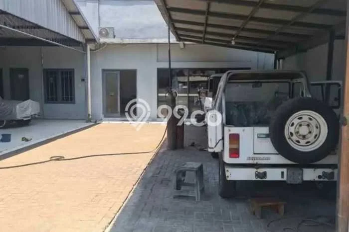 Disewakan Gudang di Kawasan Ramai Kutisari Luas 200m2 Disewakan Gudang di Kawasan Ramai Kutisari Luas 200m2