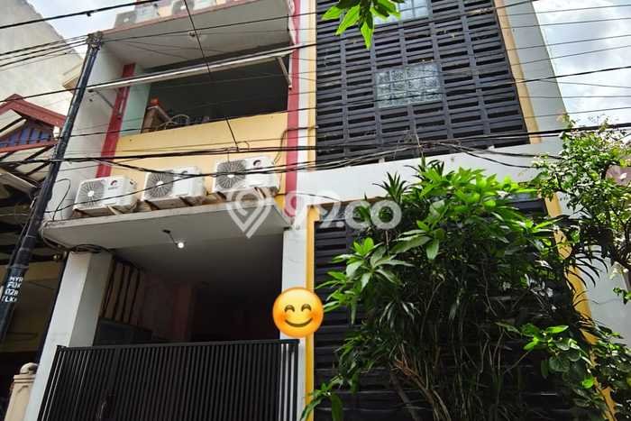 Cocok Untuk Investasi! For Sale Kost di Semolowaru 20 Kamar Cocok Untuk Investasi! For Sale Kost di Semolowaru 20 Kamar