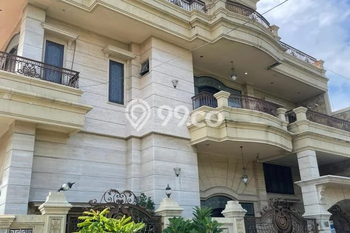 Rumah Bagus di Sukolilo, Surabaya, LT 527m2m², LB 527m2m² Rumah Bagus di Sukolilo, Surabaya, LT 527m2m², LB 527m2m²
