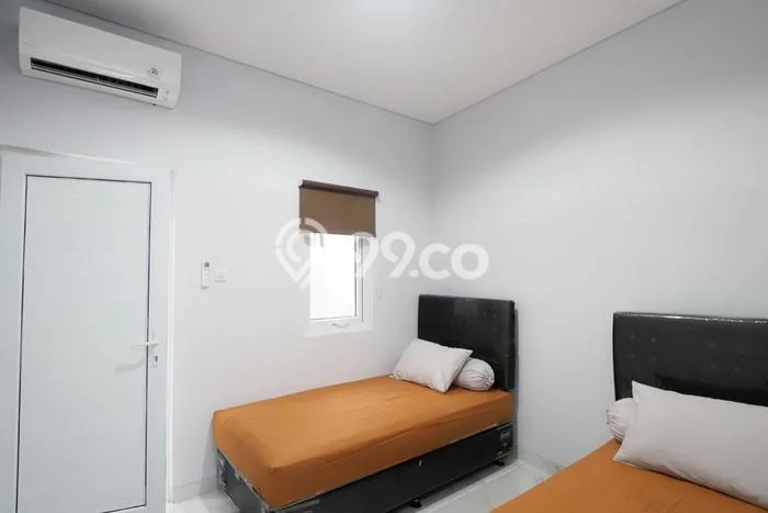 Unit Kost Dijual di Cawang dengan 11 Kamar Area Strategis Unit Kost Dijual di Cawang dengan 11 Kamar Area Strategis