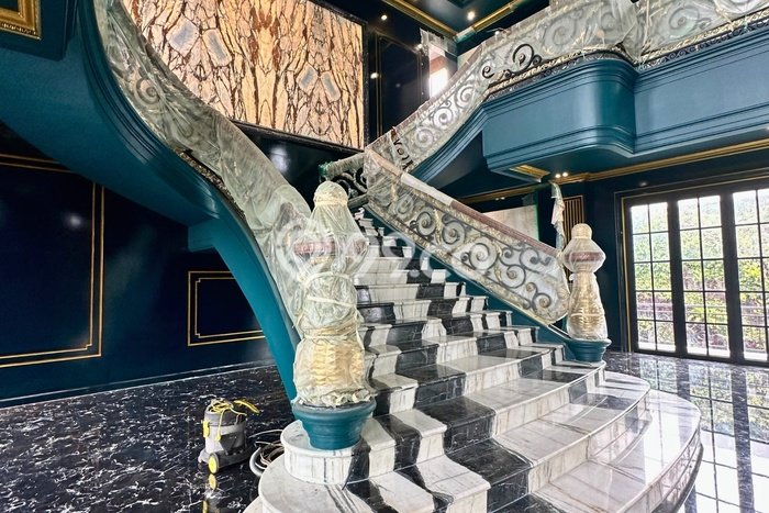 Hunian Elit LB 2100m2 Siap Pakai Desain Elegan di Pondok Indah, Jakarta Selatan Hunian Elit LB 2100m2 Siap Pakai Desain Elegan di Pondok Indah, Jakarta Selatan