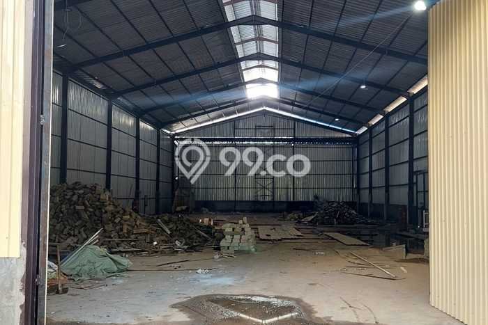Gudang bagus disewakan di Kebon Jeruk Jakarta Barat dengan LB 814m2 harga sewa terbaik Gudang bagus disewakan di Kebon Jeruk Jakarta Barat dengan LB 814m2 harga sewa terbaik