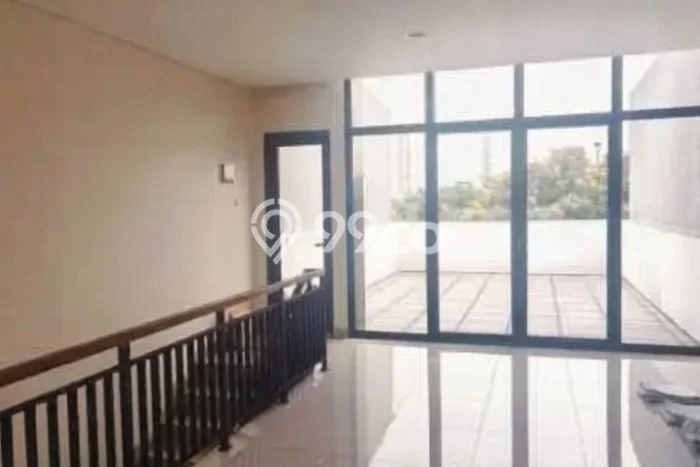 Ruko Dijual di Prime Area Jakarta Barat Luas 180m2 Ruko Dijual di Prime Area Jakarta Barat Luas 180m2