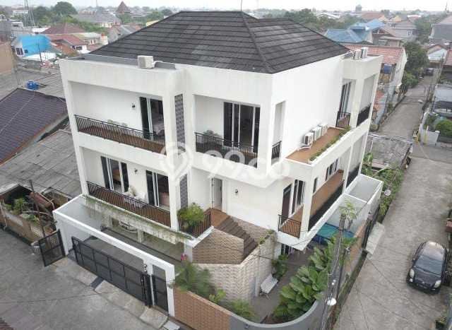 For Sale! Luxury House LT 250m2 Desain Modern di Pondok Gede For Sale! Luxury House LT 250m2 Desain Modern di Pondok Gede