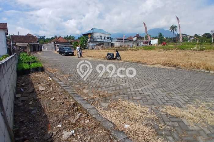 DIJUAL! Vila Kawasan Junrejo, Luas 80m2m², Akses ke Fasilitas Umum DIJUAL! Vila Kawasan Junrejo, Luas 80m2m², Akses ke Fasilitas Umum