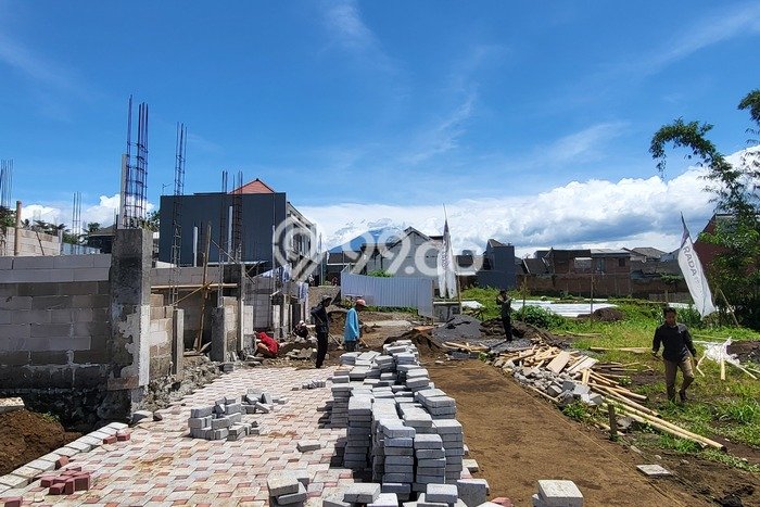 Ruko Dijual di Malang LT 75m2 & LB 130m2 Lokasi Terbaik! Ruko Dijual di Malang LT 75m2 & LB 130m2 Lokasi Terbaik!