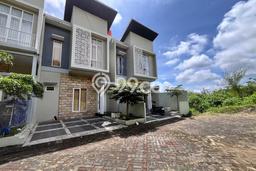 Vila Strategis Kawasan , Area 105m2m², Dekat Malang, Malang Vila Strategis Kawasan , Area 105m2m², Dekat Malang, Malang