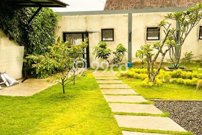 For Sale! Vila Kawasan , Luas 220m2m², Posisi Premium For Sale! Vila Kawasan , Luas 220m2m², Posisi Premium