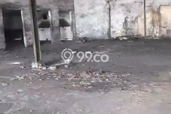 LOKASI STRATEGIS! Gudang Disewakan Kawasan Ungaran Barat, Luas 700m2m², Area Ramai LOKASI STRATEGIS! Gudang Disewakan Kawasan Ungaran Barat, Luas 700m2m², Area Ramai