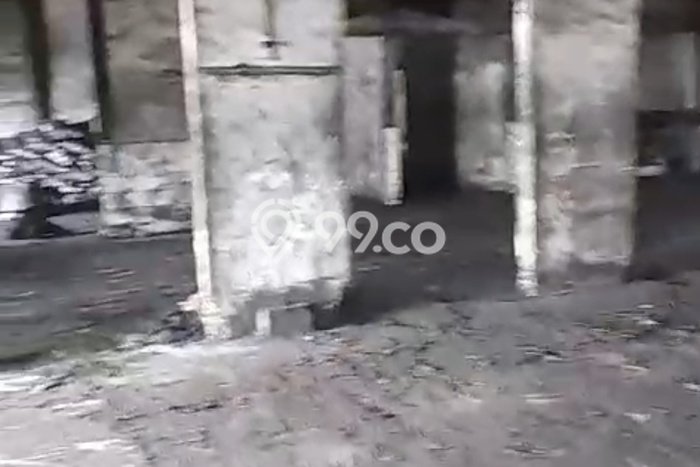 LOKASI STRATEGIS! Gudang Disewakan Kawasan Ungaran Barat, Luas 700m2m², Area Ramai LOKASI STRATEGIS! Gudang Disewakan Kawasan Ungaran Barat, Luas 700m2m², Area Ramai