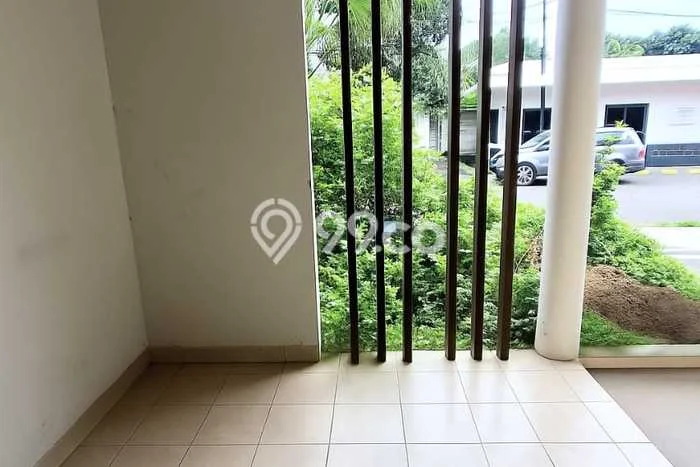 Rumah Luas Asri 3 KT Siap Pakai di Graha Raya Bintaro Tangerang Selatan Rumah Luas Asri 3 KT Siap Pakai di Graha Raya Bintaro Tangerang Selatan
