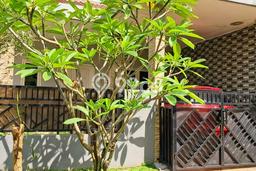 Jual Rumah Strategis Bagus Punya 2 KT di Serpong Utara Tangerang Selatan SHM Jual Rumah Strategis Bagus Punya 2 KT di Serpong Utara Tangerang Selatan SHM