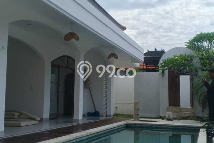 LOKASI STRATEGIS! Vila Kawasan , Luas 400m2m², Akses ke fasilitas umum LOKASI STRATEGIS! Vila Kawasan , Luas 400m2m², Akses ke fasilitas umum