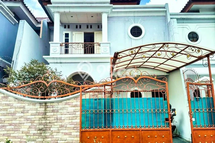 Disewakan! Rumah 3 Kamar Tidur &
3 Kamar Mandi di Permata Buana, Jakarta Barat Disewakan! Rumah 3 Kamar Tidur &
3 Kamar Mandi di Permata Buana, Jakarta Barat