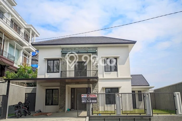 For Sale! Luxury House LT 367m2 Desain Modern di Sentul City For Sale! Luxury House LT 367m2 Desain Modern di Sentul City