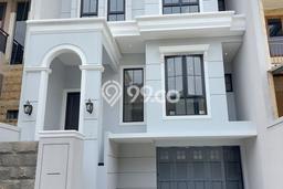 Rumah Luxury Modern Siap Huni di Citraland Surabaya Rumah Luxury Modern Siap Huni di Citraland Surabaya